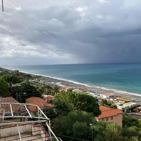 Unobstructed Marvelous Front Row Sea View
