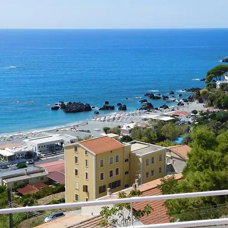 Unobstructed Marvelous Front Row Sea View Апартаменты Скалея