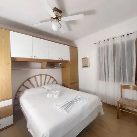 Unobstructed Marvelous Front Row Sea View *
